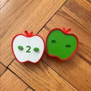 Apple-Themed Counting Toy